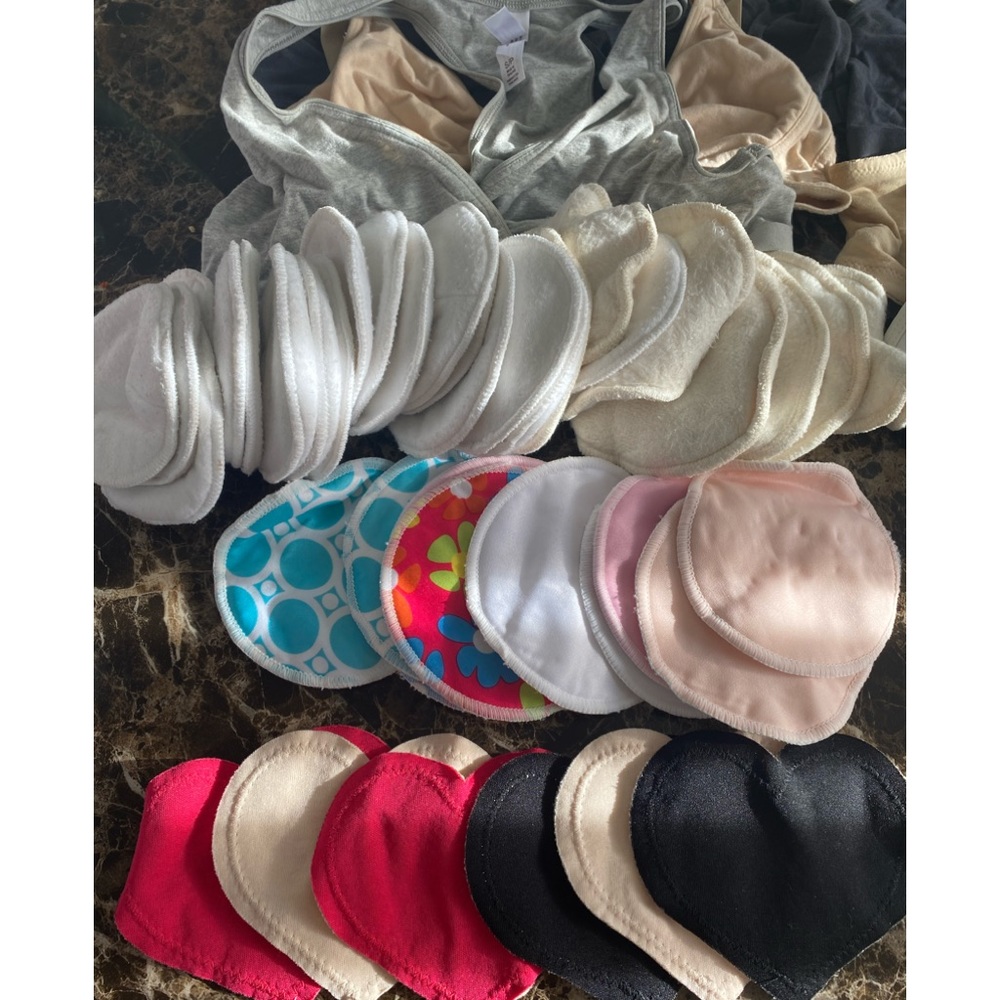 BREASTFEEDING BUNDLE Nursing bras and washable nursing pads